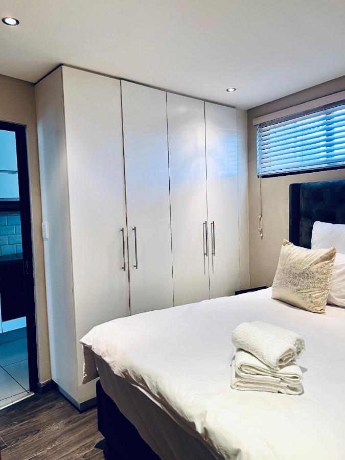 Modernluxe Apartment Виндхук Экстерьер фото